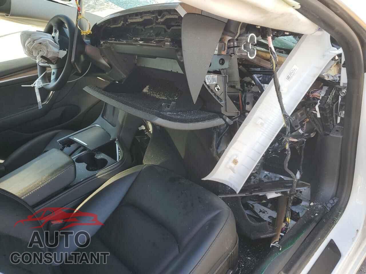 TESLA MODEL 3 2021 - 5YJ3E1EA0MF026725