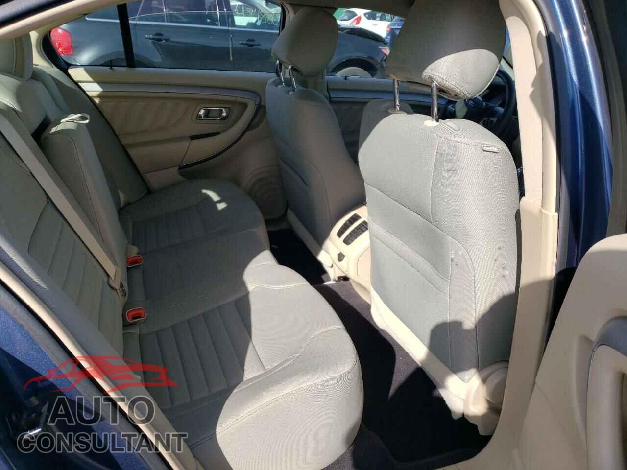FORD TAURUS 2018 - 1FAHP2D85JG116187