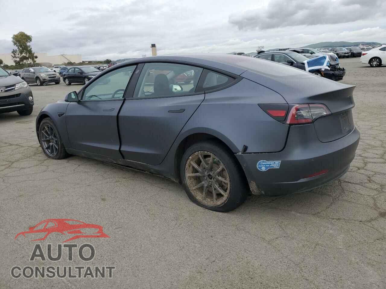 TESLA MODEL 3 2018 - 5YJ3E1EA7JF040214