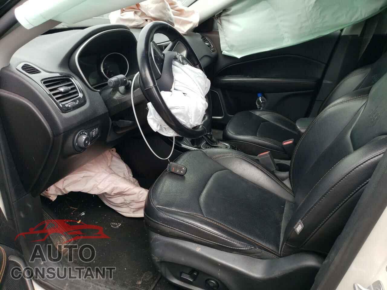 JEEP COMPASS 2020 - 3C4NJDCB7LT100708