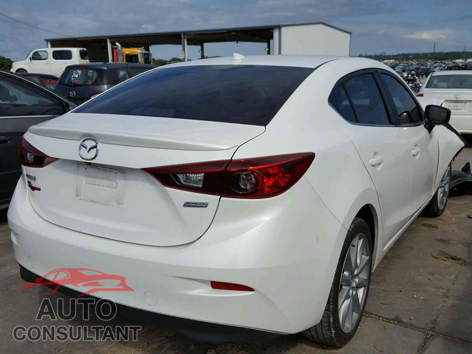 MAZDA 3 2017 - 3MZBN1W3XHM152102