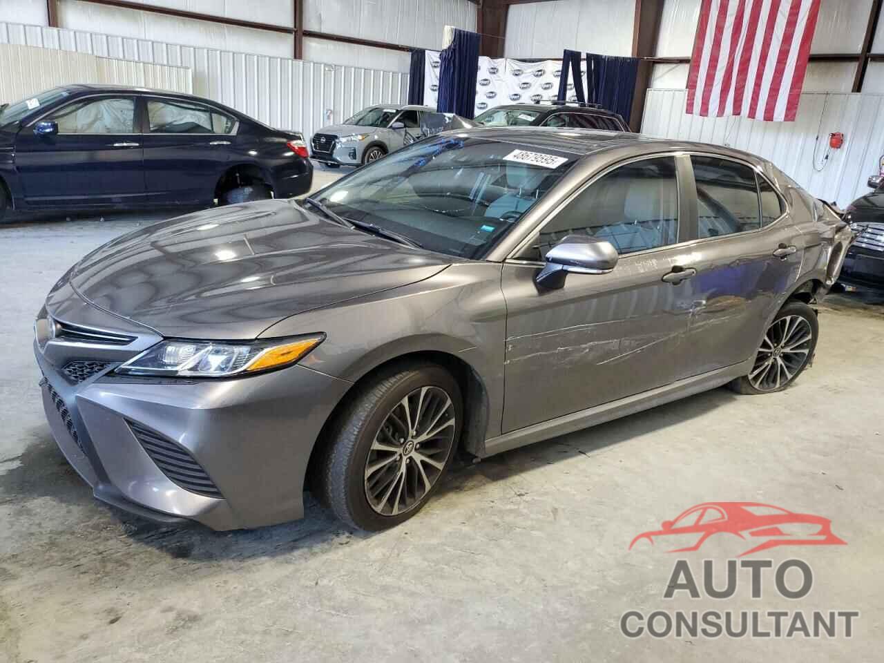 TOYOTA CAMRY 2018 - 4T1B11HK3JU048082