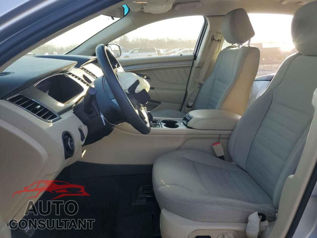 FORD TAURUS 2019 - 1FAHP2D82KG100904