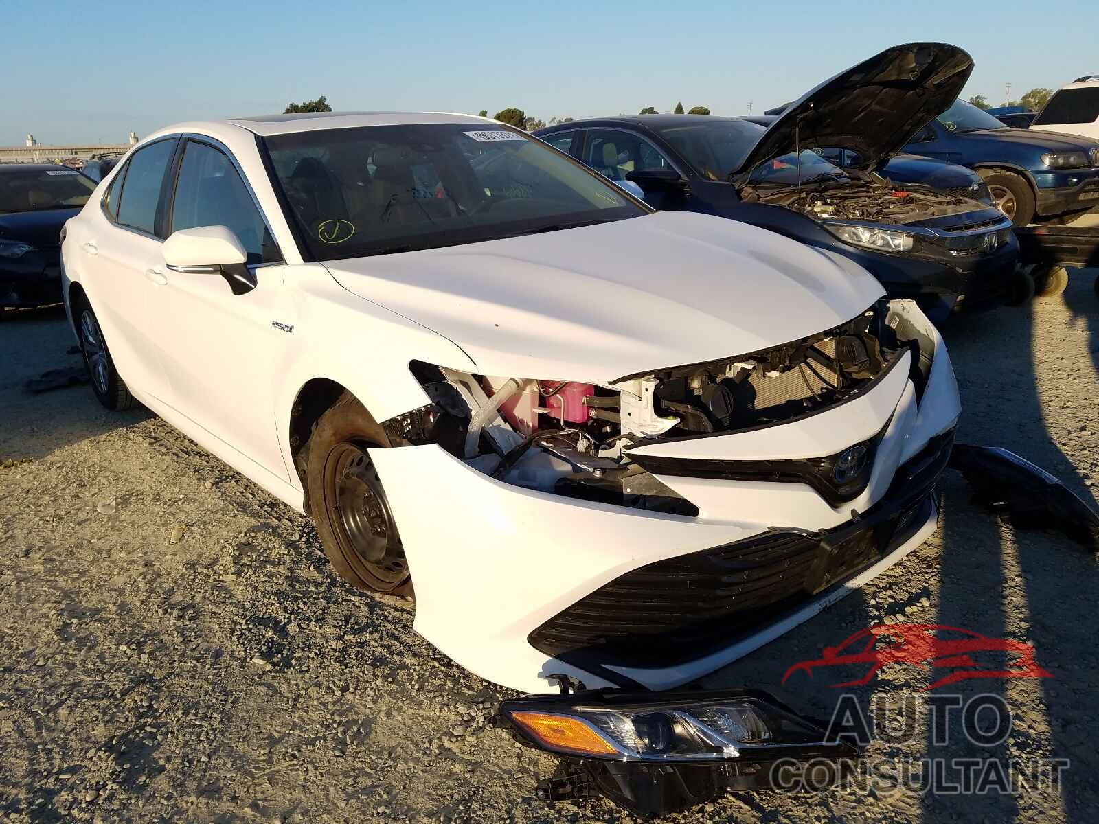 TOYOTA CAMRY 2018 - 4T1B31HK3JU004156