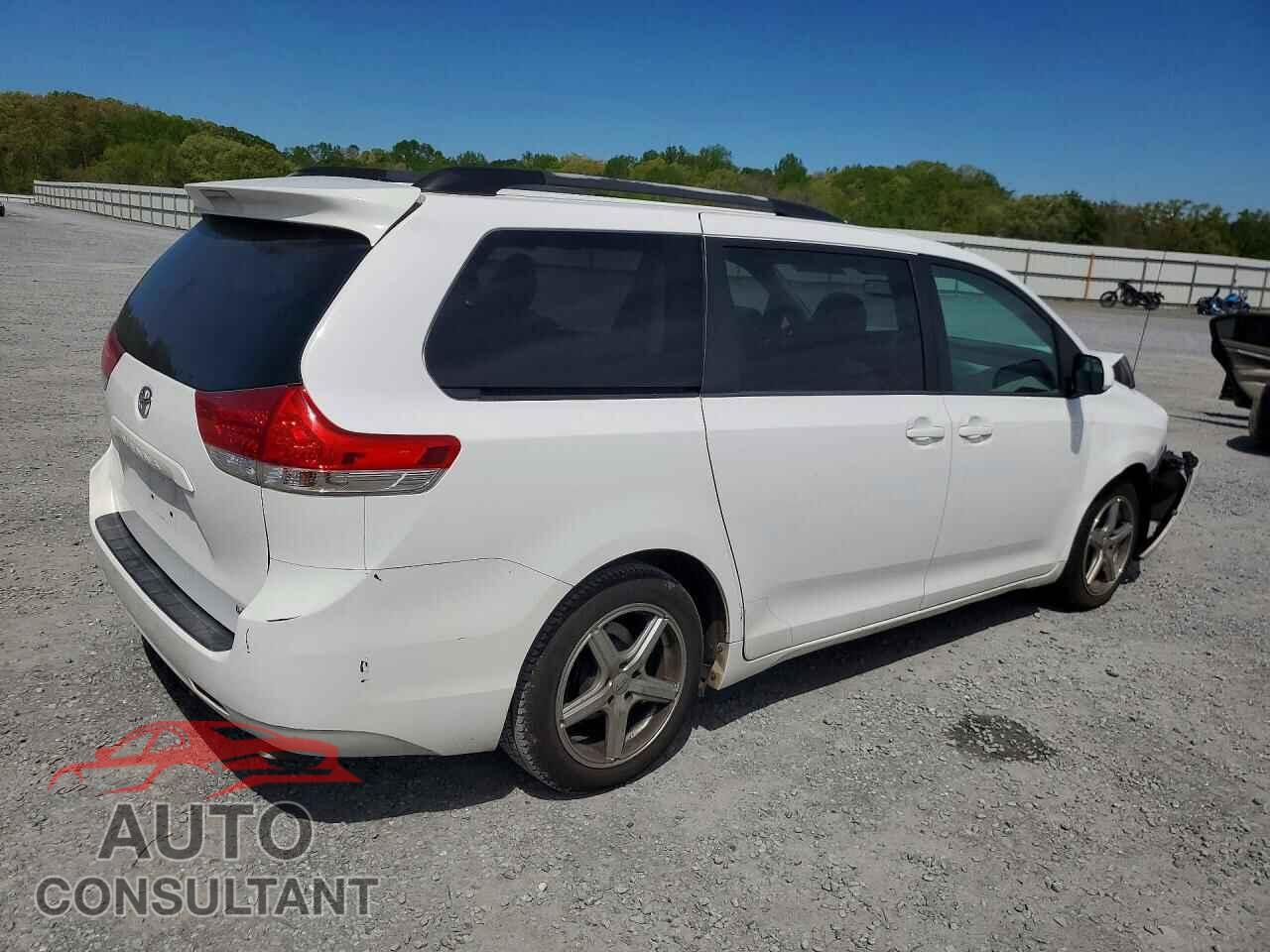 TOYOTA SIENNA 2013 - 5TDKK3DC8DS313146