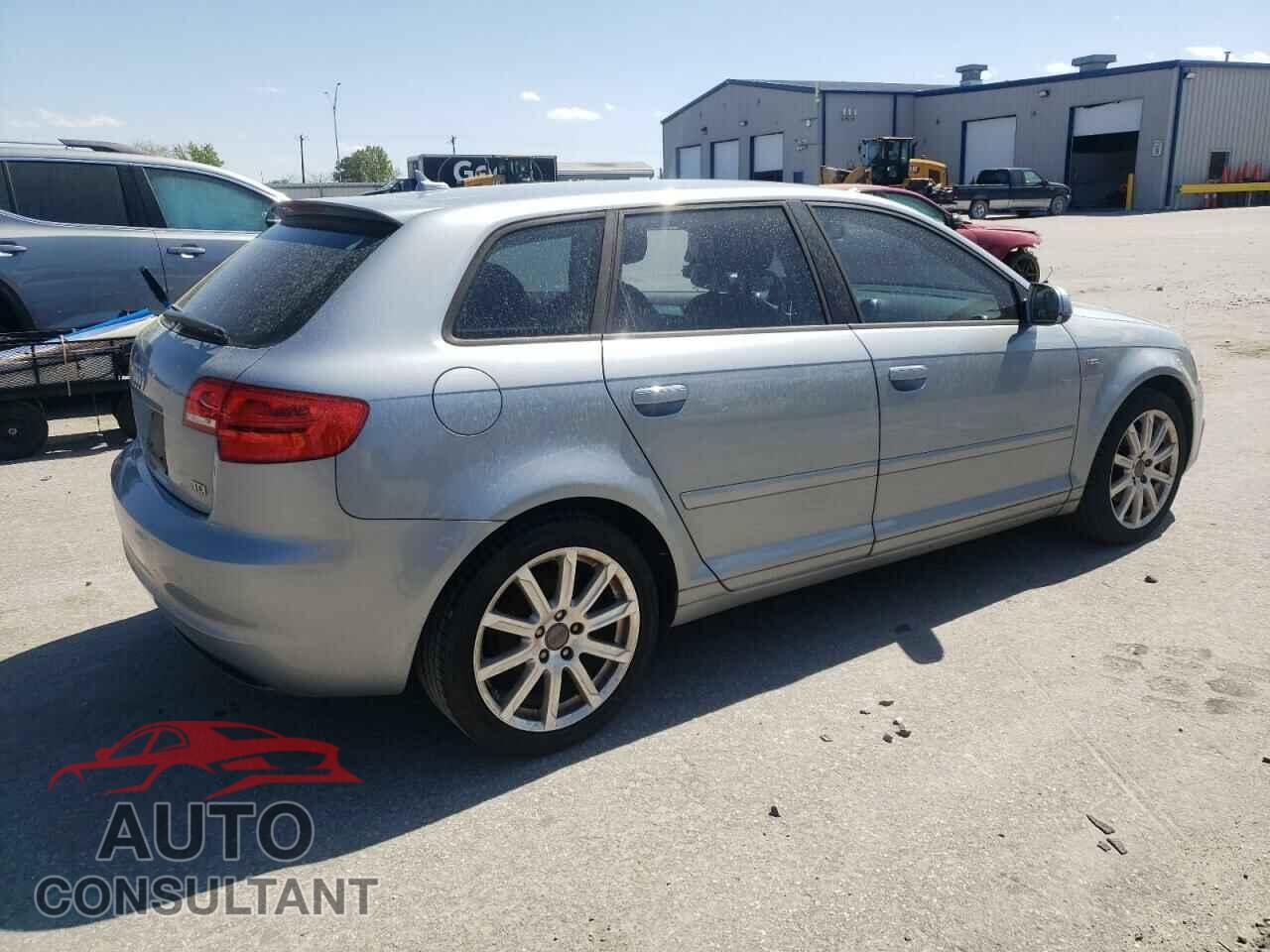 AUDI A3 2013 - WAUKJAFM8DA033136
