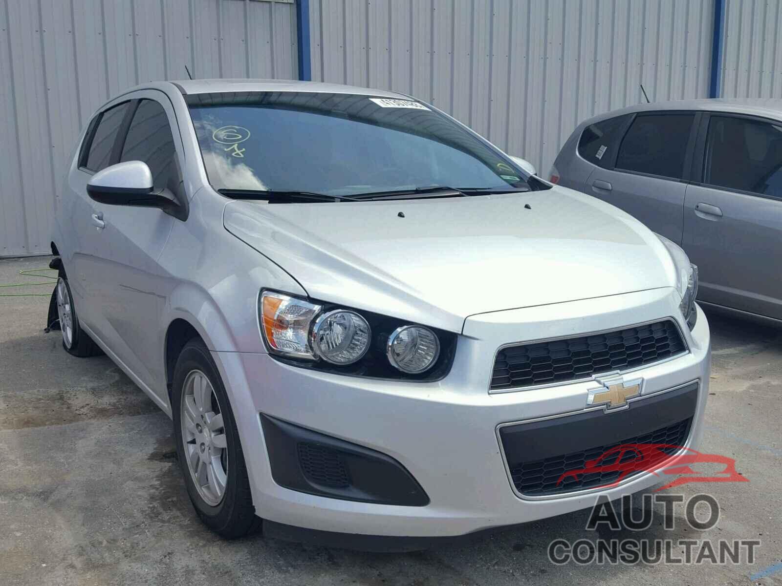 CHEVROLET SONIC 2016 - 1G1JC6SH0G4135928