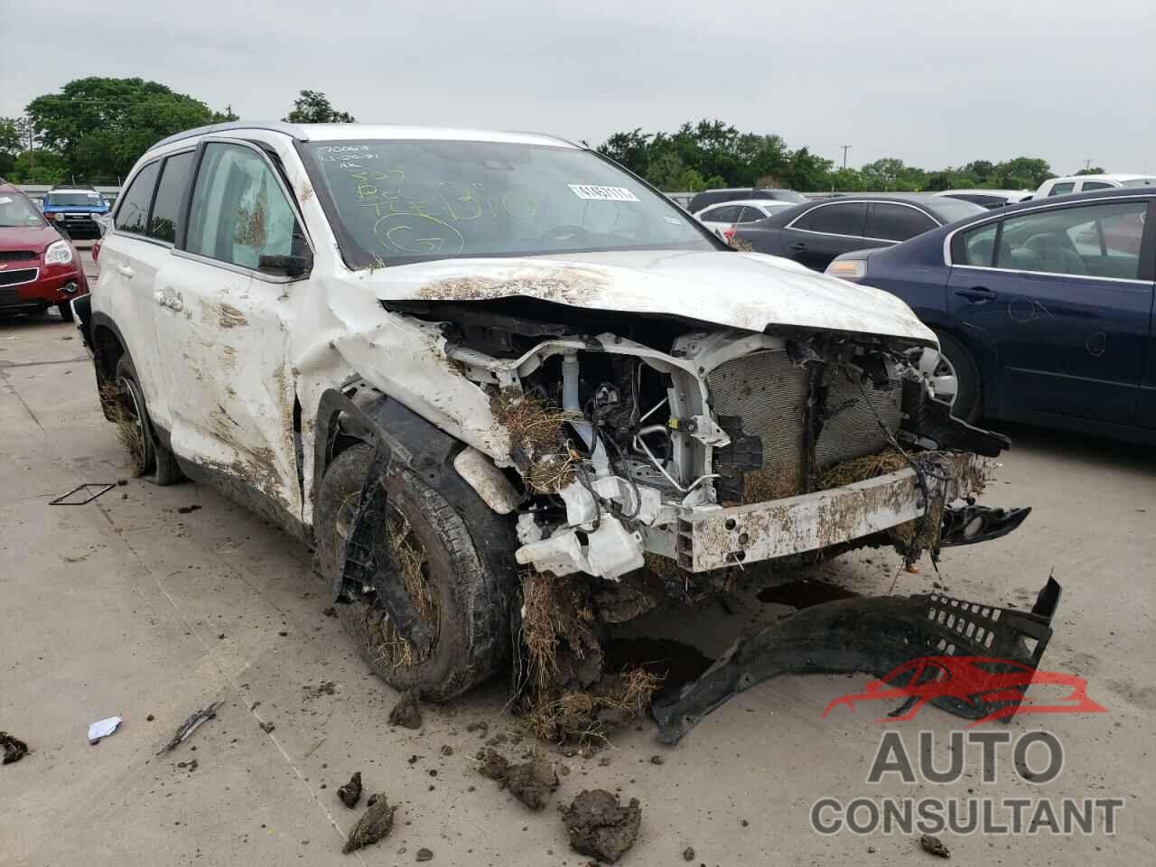 TOYOTA HIGHLANDER 2019 - 5TDKZRFH0KS335601