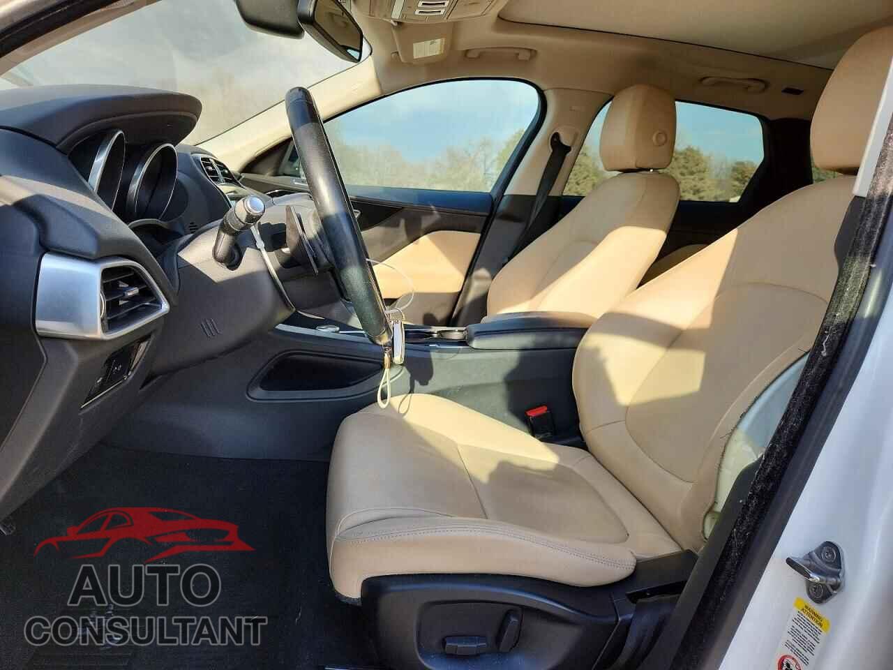 JAGUAR F-PACE 2017 - SADCS2BV8HA488202