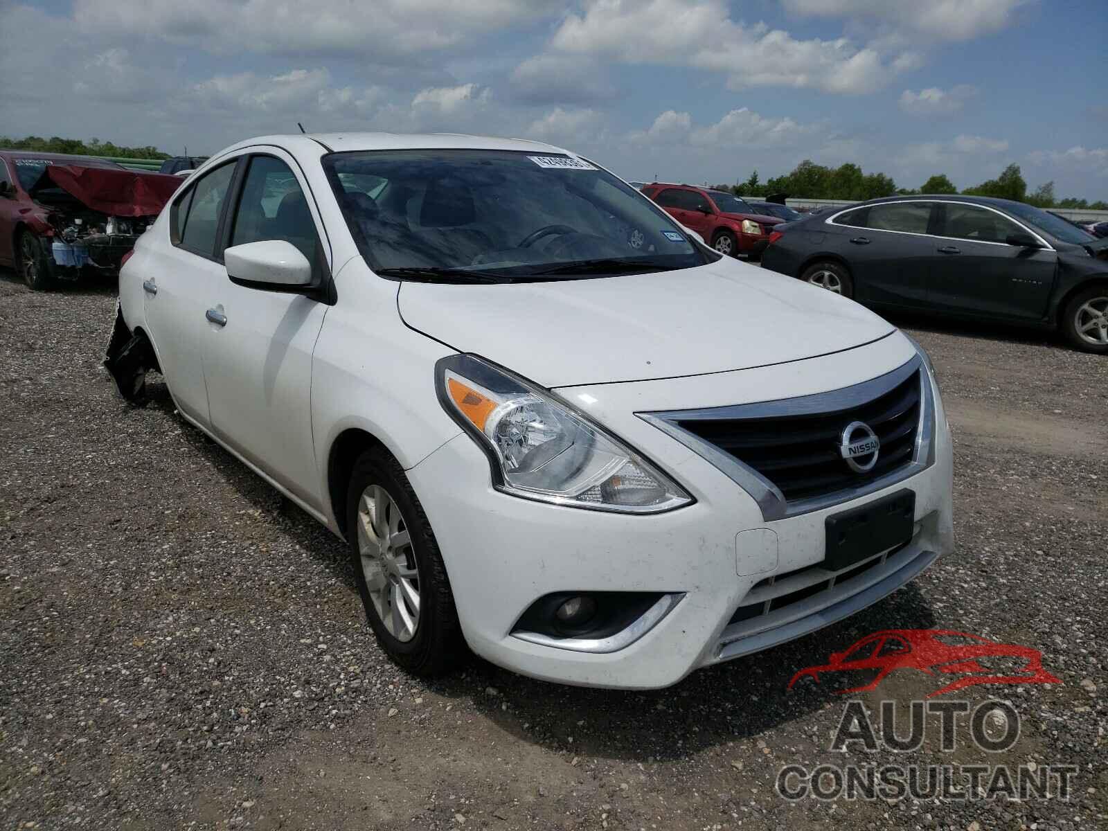 NISSAN VERSA 2018 - 3N1CN7AP5JL819399