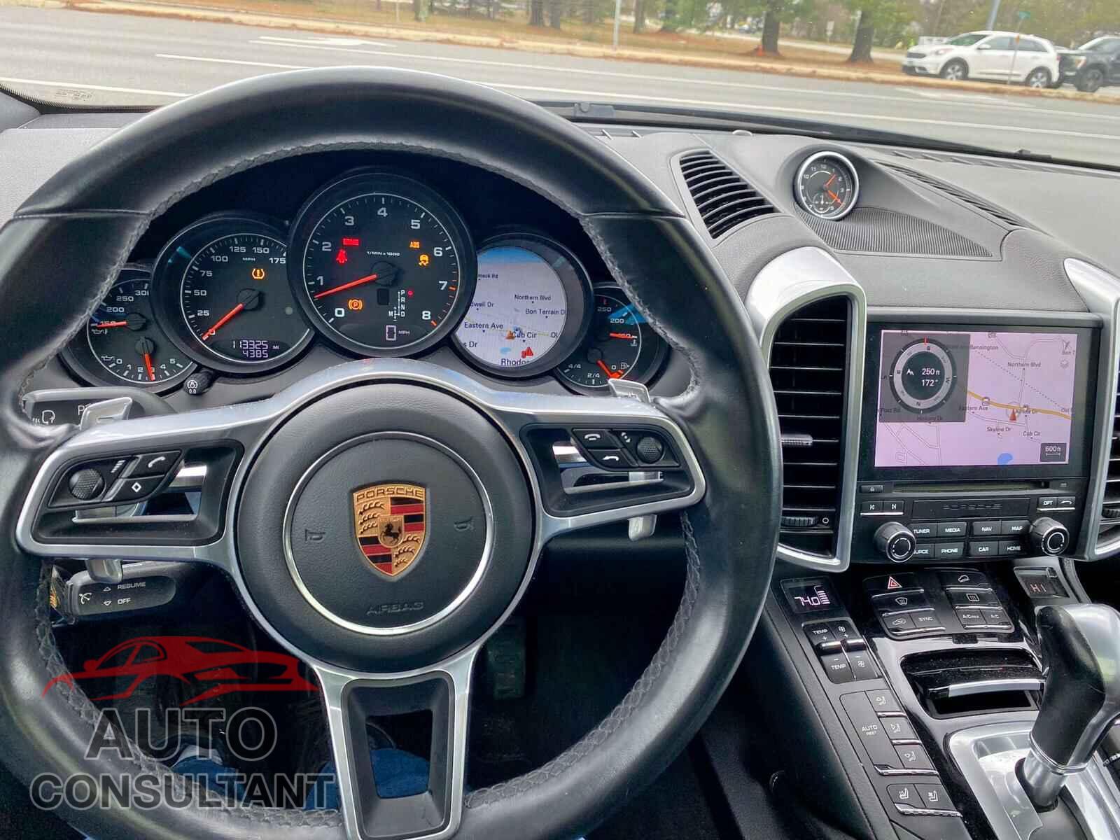 PORSCHE CAYENNE 2017 - WP1AA2A20HKA80377