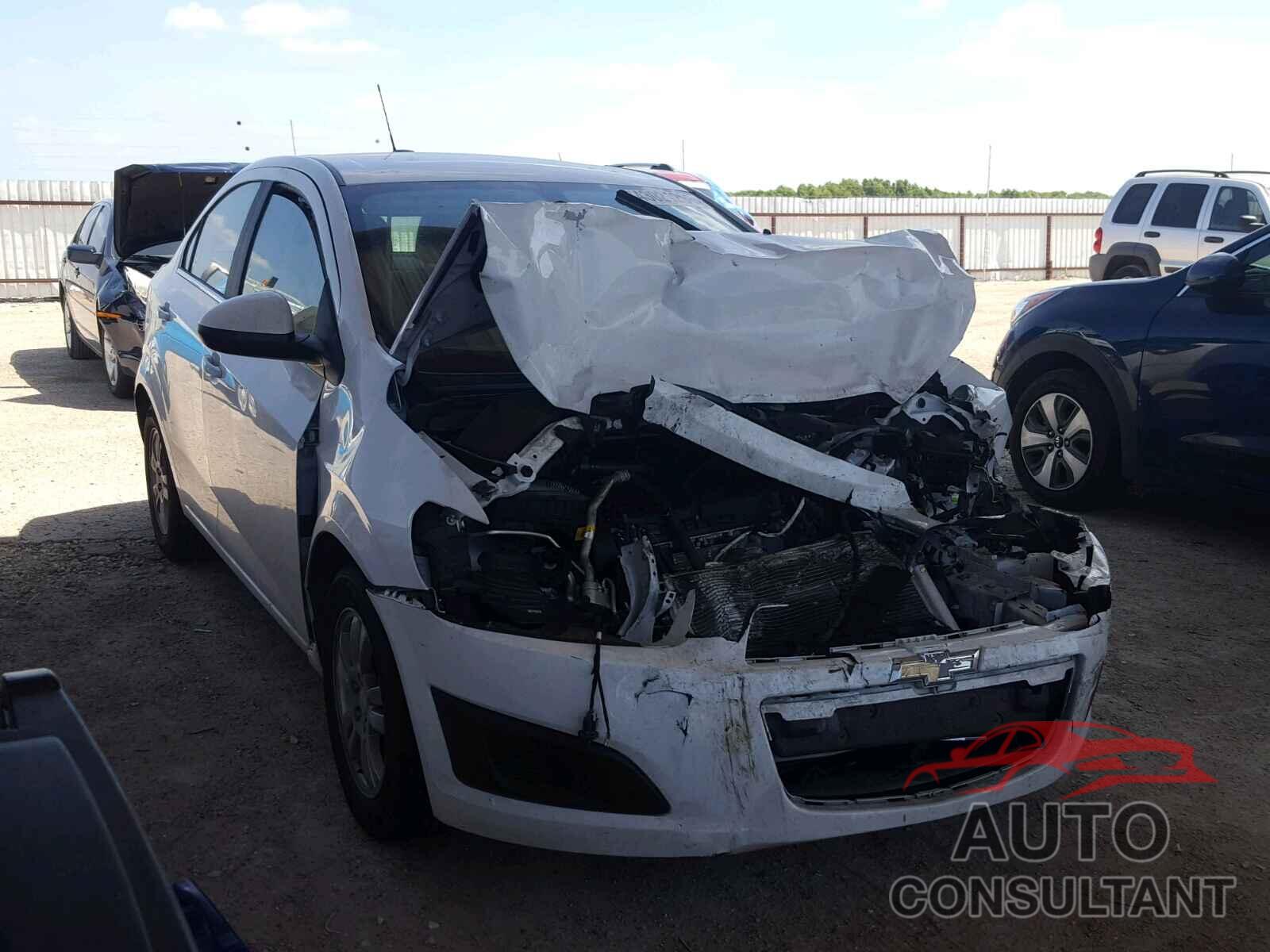 CHEVROLET SONIC 2016 - 1G1JC5SH2G4134564