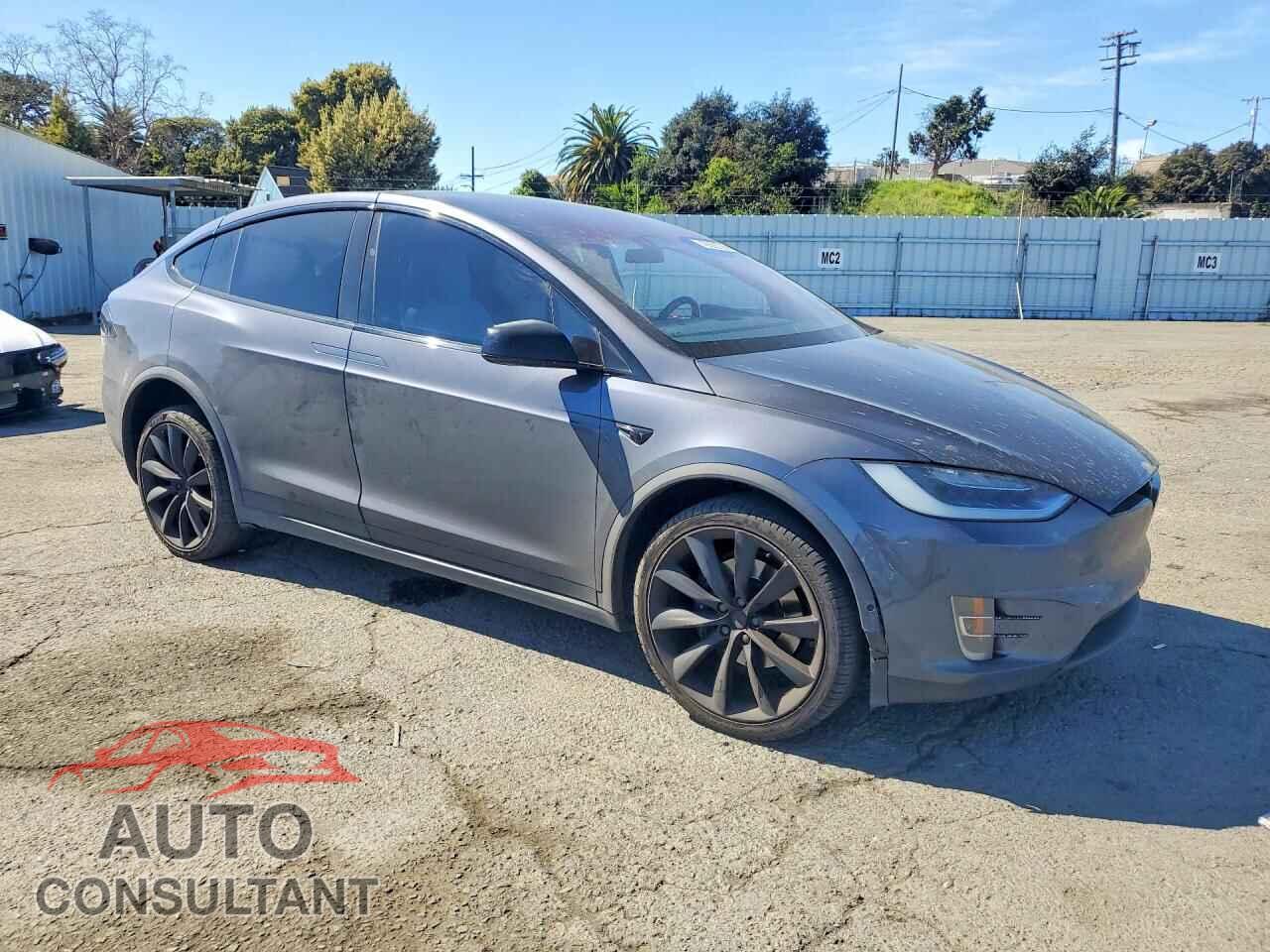 TESLA MODEL X 2017 - 5YJXCBE28HF040187