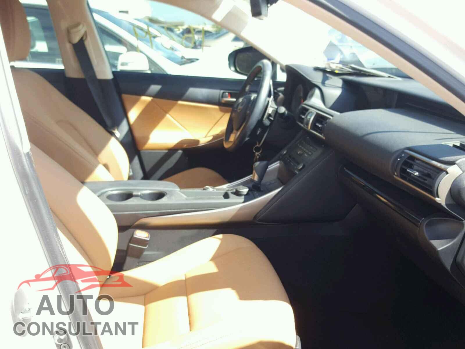 LEXUS IS 2017 - JTHBA1D26H5041673