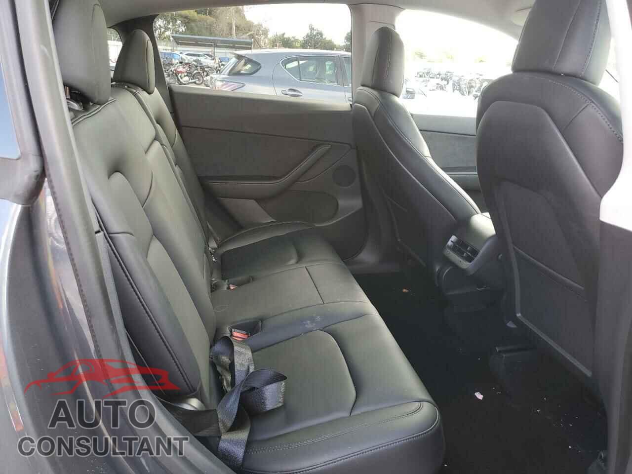 TESLA MODEL Y 2021 - 5YJYGDEE0MF078618