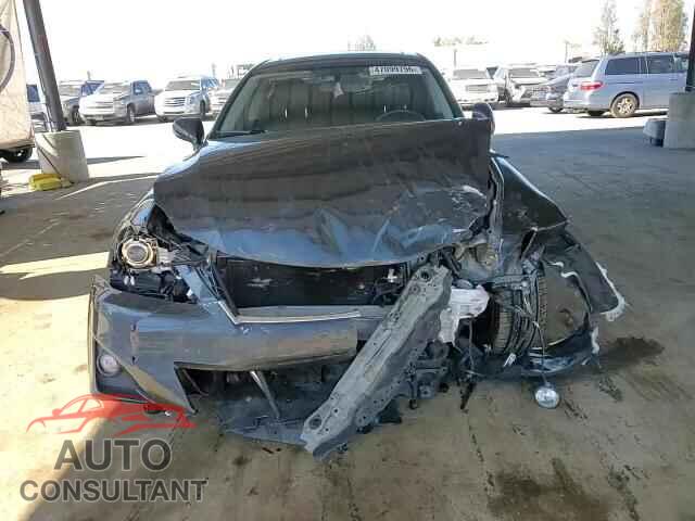 LEXUS IS 2011 - JTHBF5C21B5131220