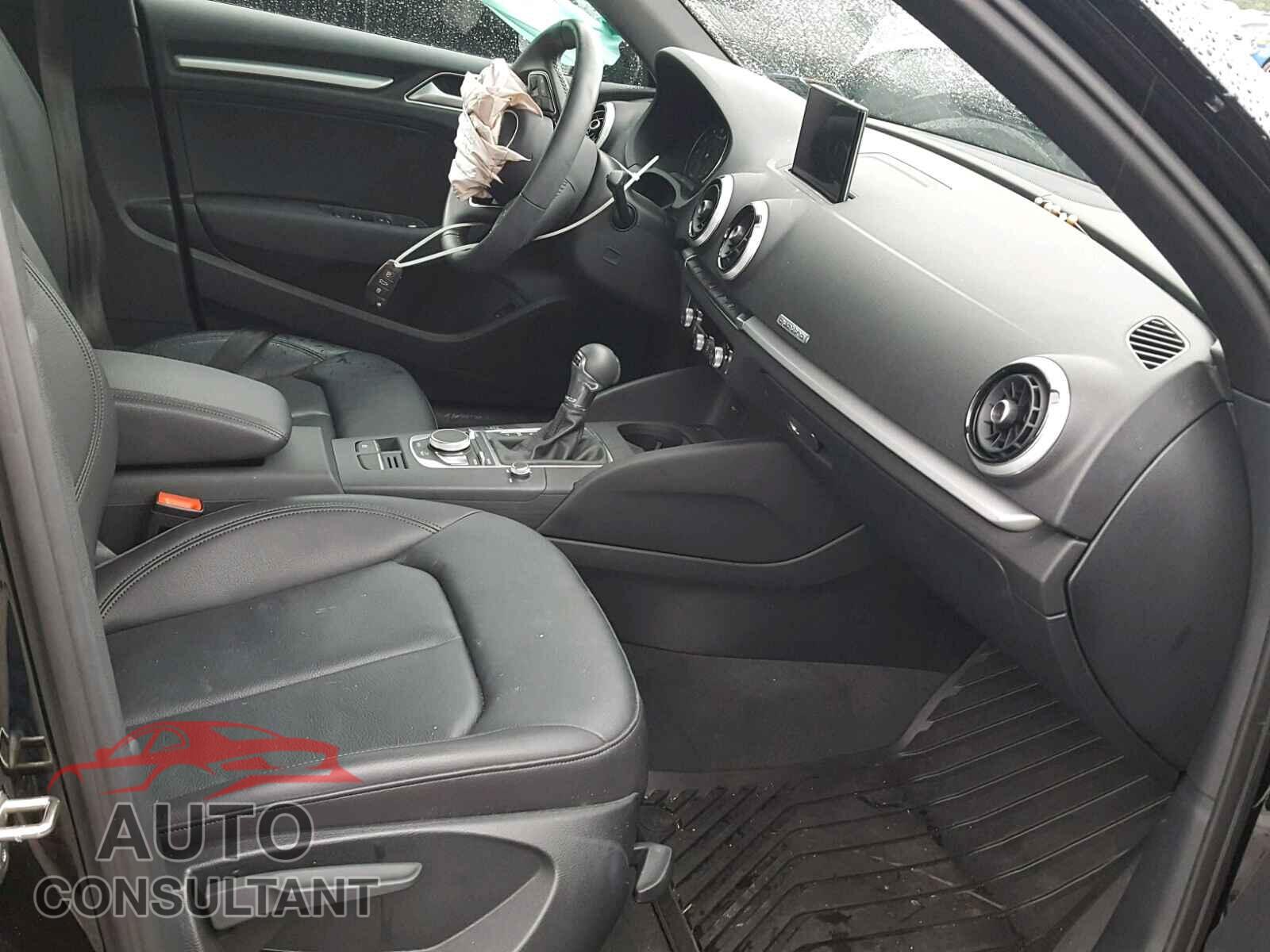 AUDI A3 2017 - WAUB8GFF2H1047099