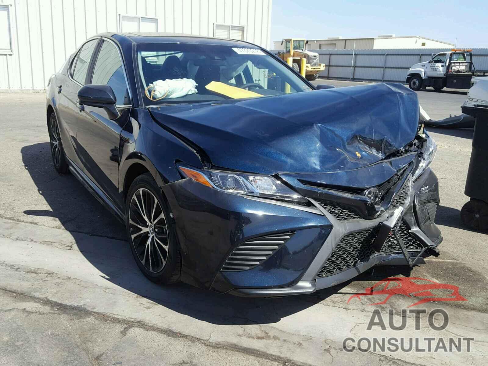 TOYOTA CAMRY 2018 - 4T1B11HK8JU671326