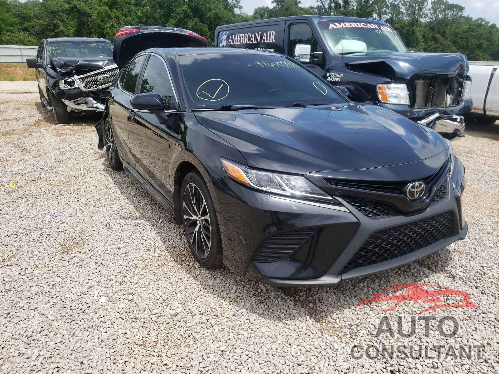 TOYOTA CAMRY 2018 - 4T1B11HK4JU661215