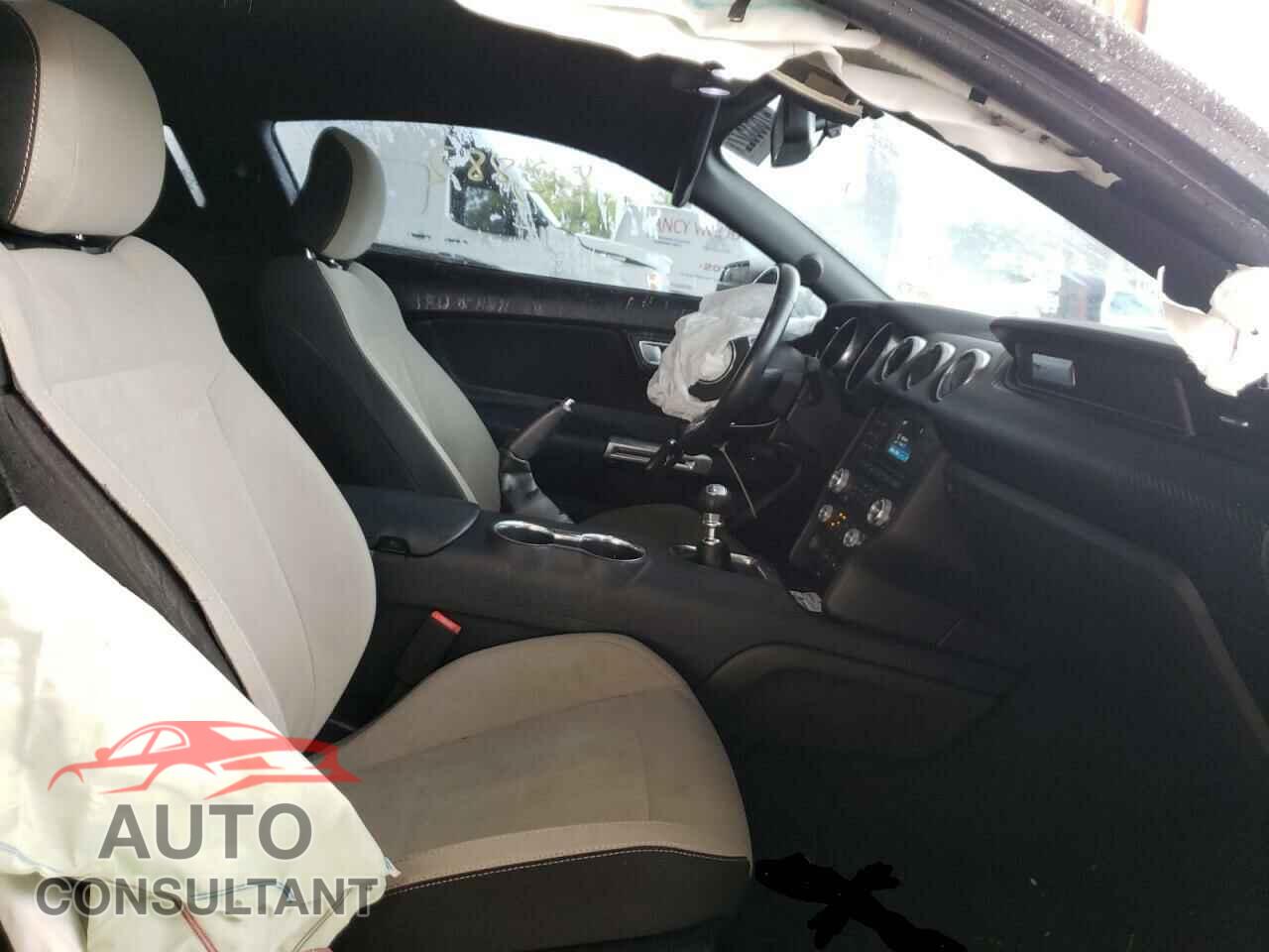 FORD MUSTANG 2018 - 1FA6P8TH3J5111593