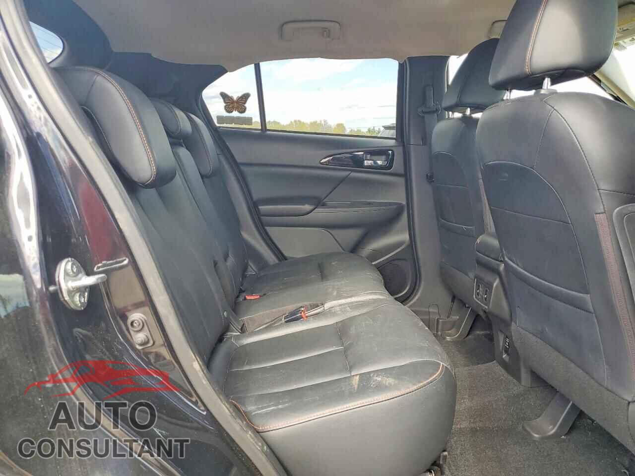 MITSUBISHI ECLIPSE 2018 - JA4AT5AA5JZ048956