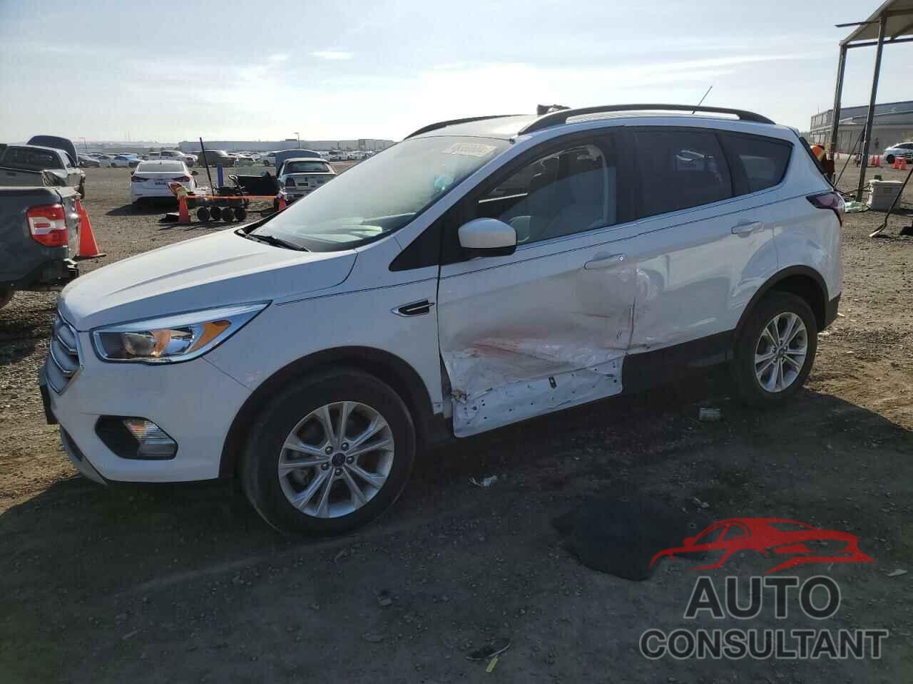 FORD ESCAPE 2018 - 1FMCU0GD8JUD39203