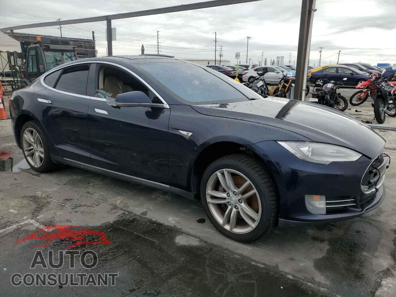 TESLA MODEL S 2014 - 5YJSA1H19EFP49431