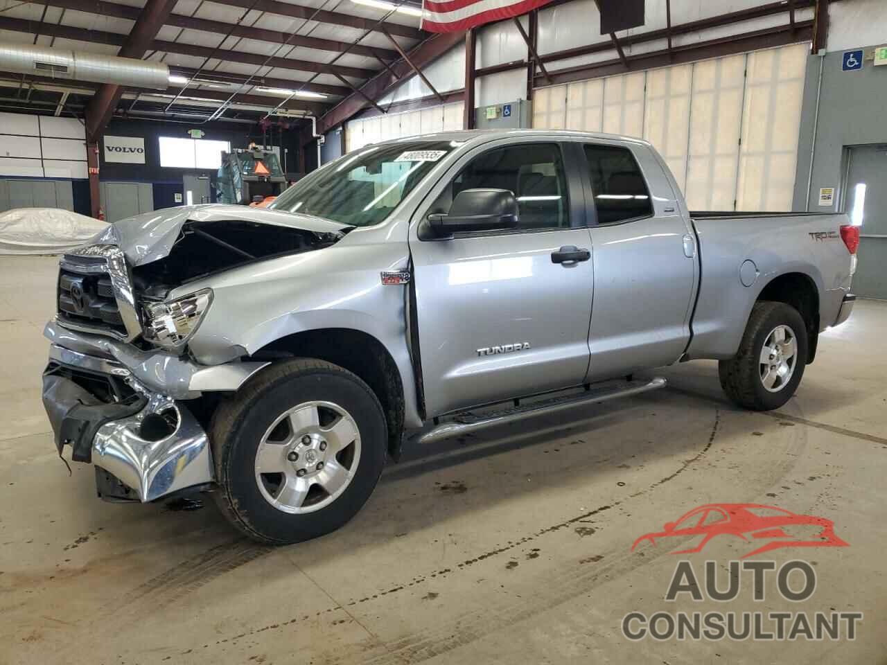 TOYOTA TUNDRA 2010 - 5TFUY5F19AX111324