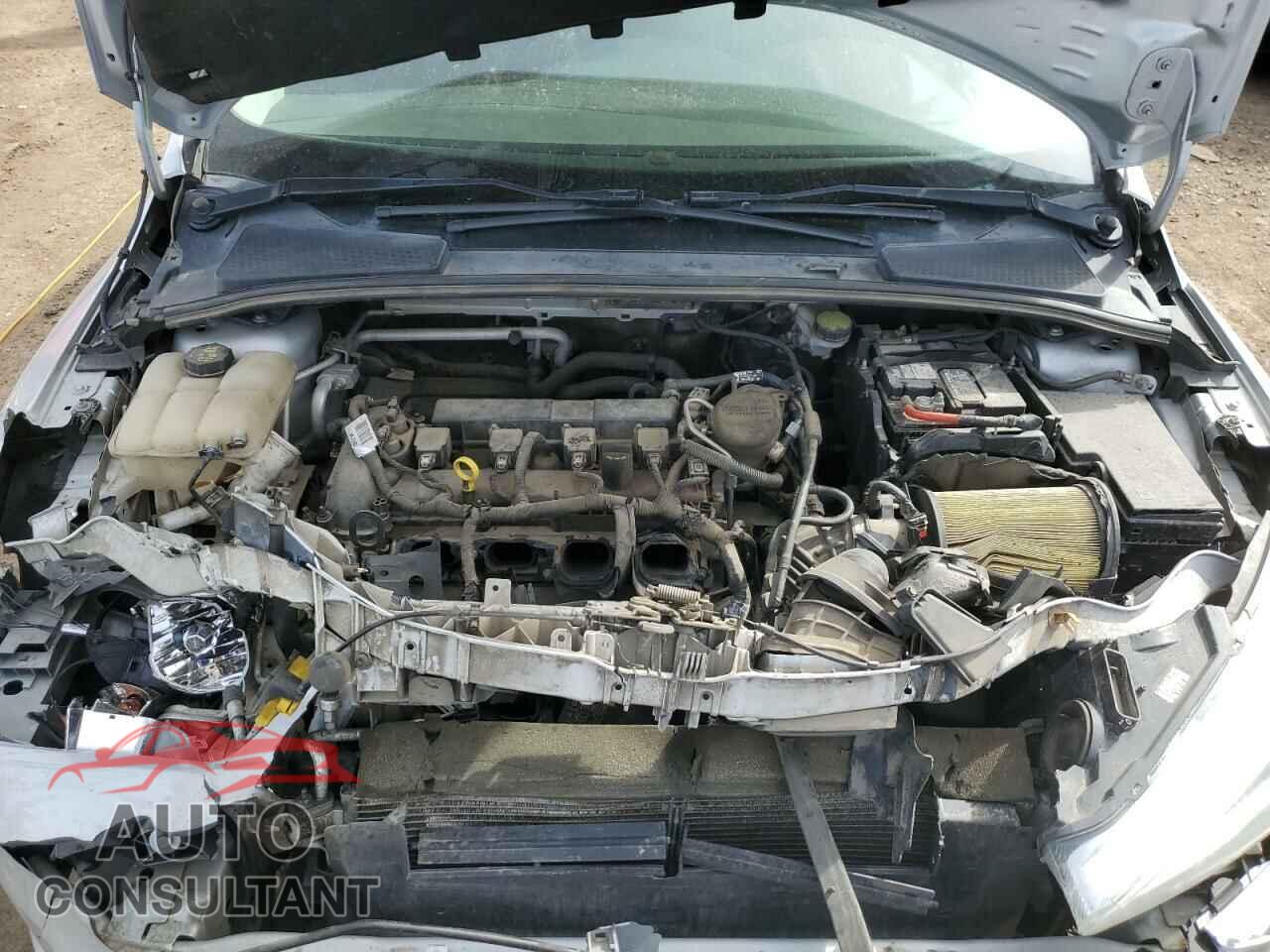 FORD FOCUS 2015 - 1FADP3E25FL368857