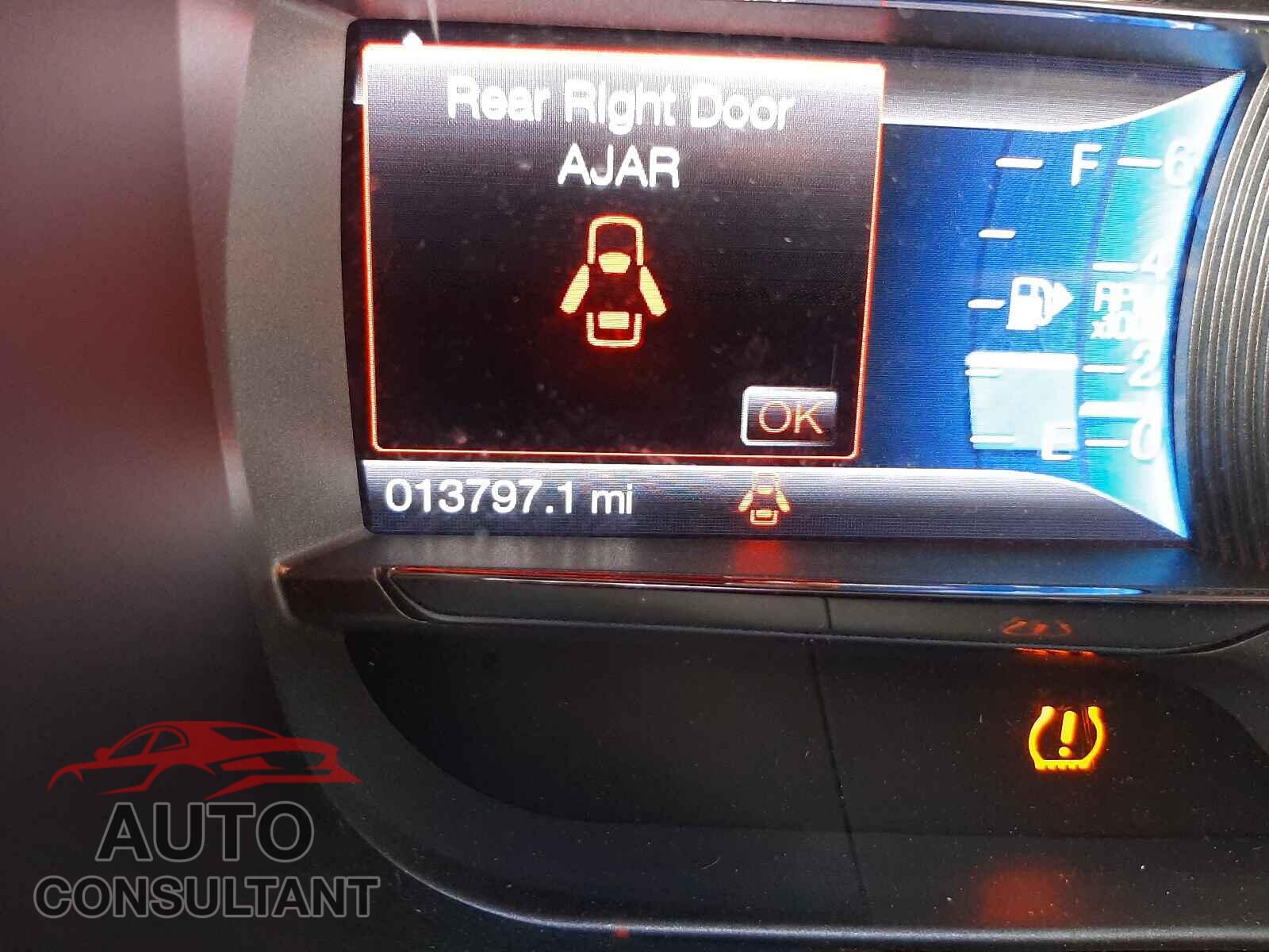 FORD TAURUS 2017 - 1FAHP2F85HG135104