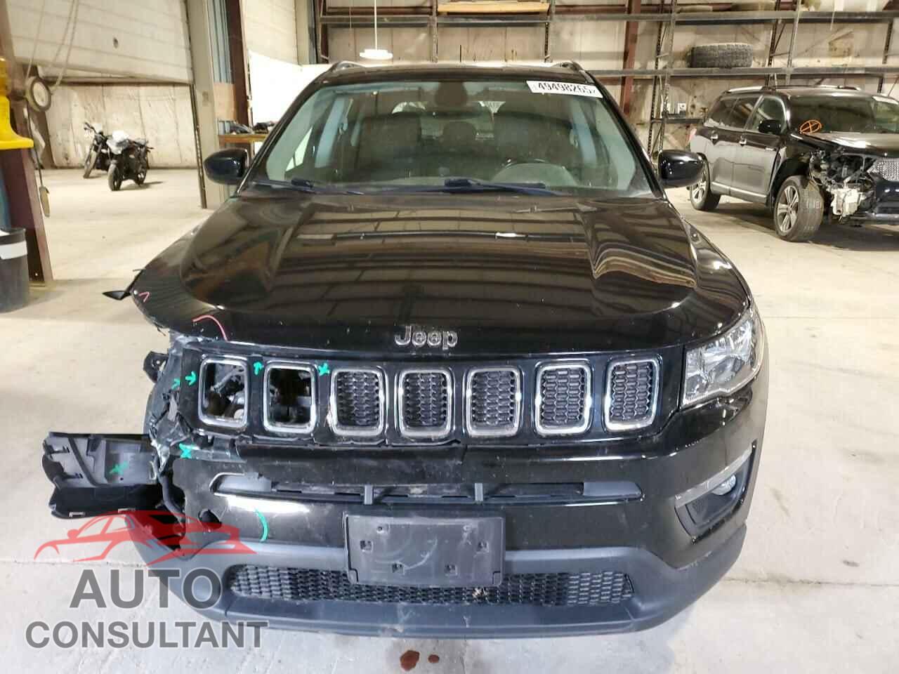 JEEP COMPASS 2018 - 3C4NJDBB7JT320932