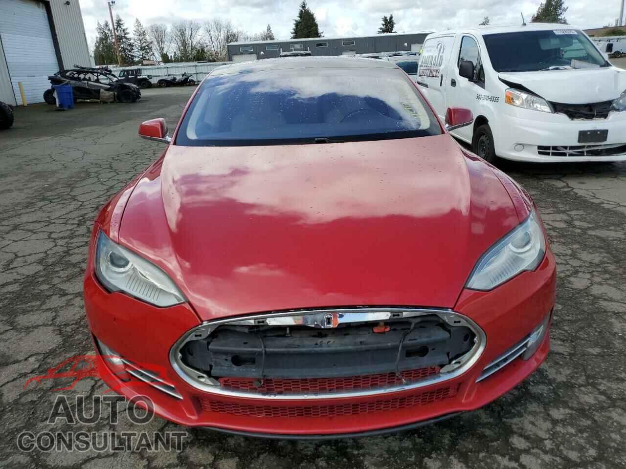 TESLA MODEL S 2013 - 5YJSA1DN2DFP28279