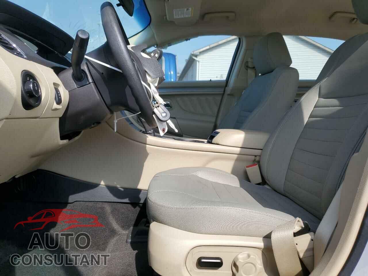 FORD TAURUS 2018 - 1FAHP2D85JG135158
