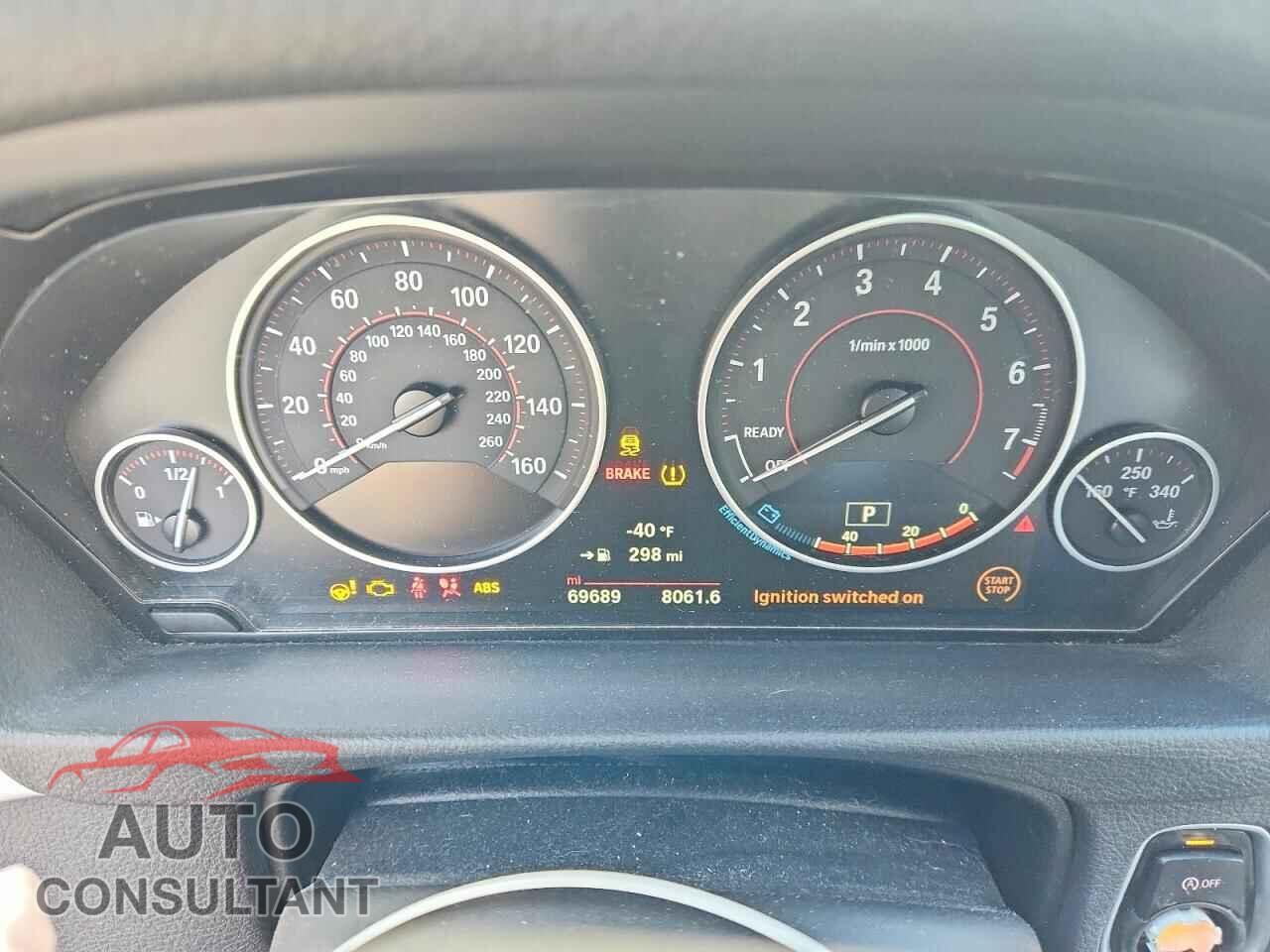 BMW 3 SERIES 2017 - WBA8K3C33HA023621