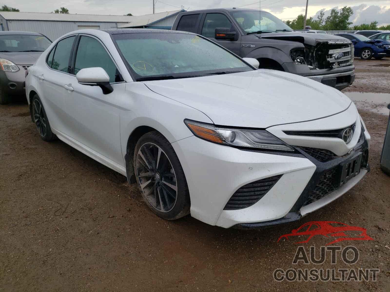 TOYOTA CAMRY 2018 - 4T1B61HKXJU065561