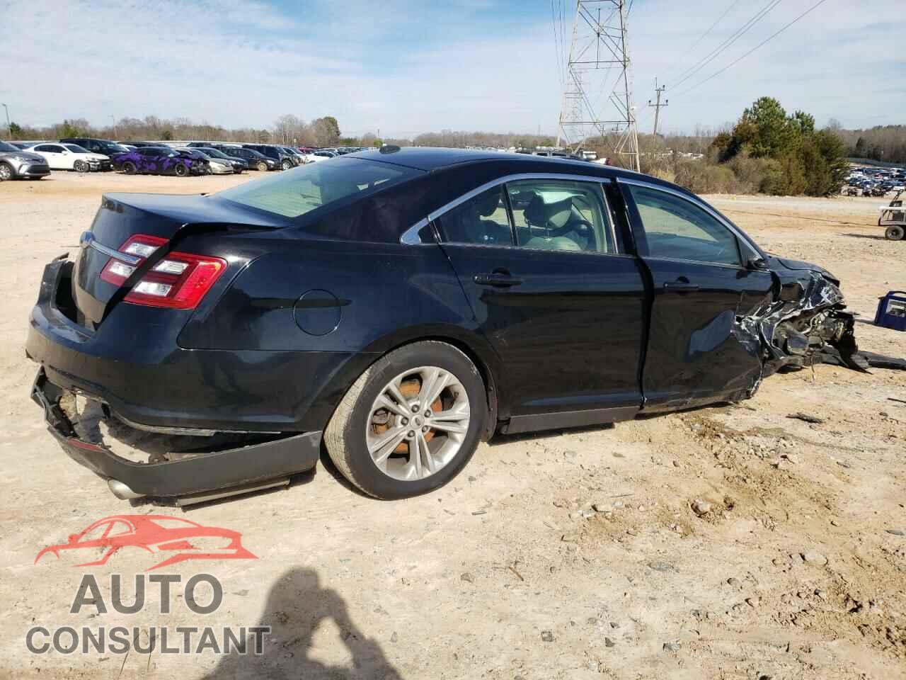 FORD TAURUS 2018 - 1FAHP2D82JG119449