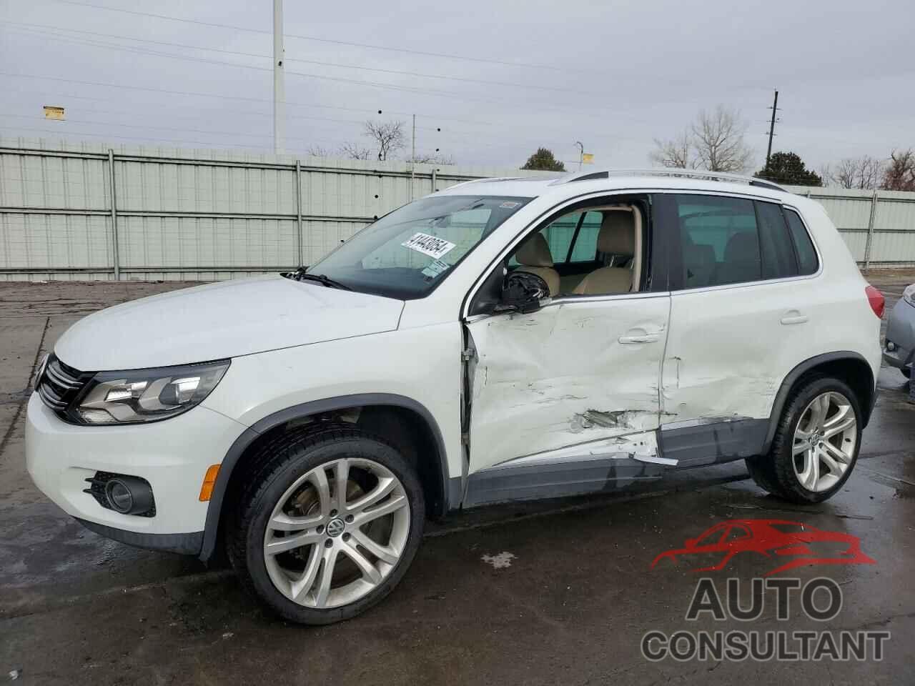 VOLKSWAGEN TIGUAN 2016 - WVGAV7AX9GW591698