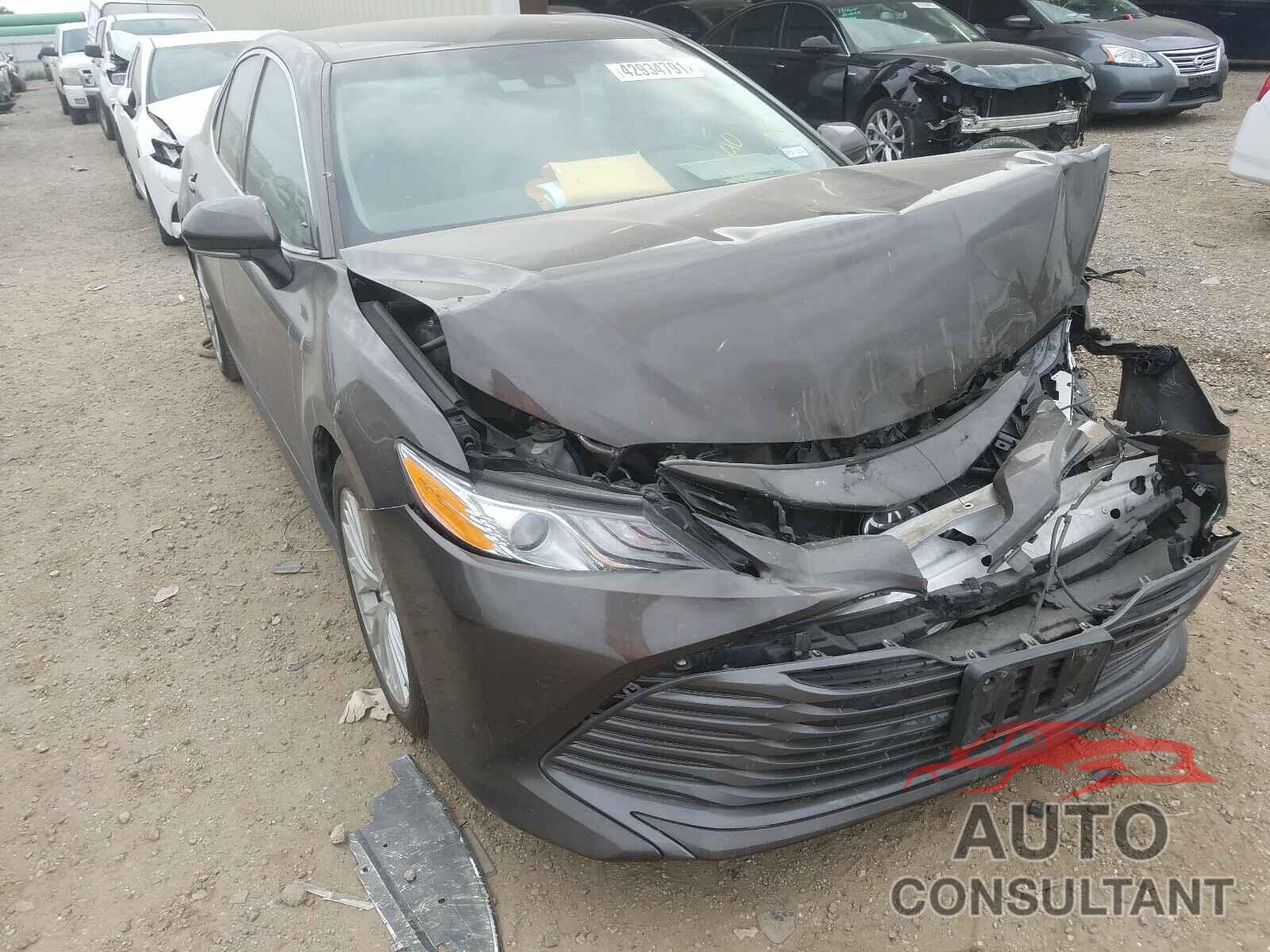 TOYOTA CAMRY 2018 - 4T1B11HK9JU026040