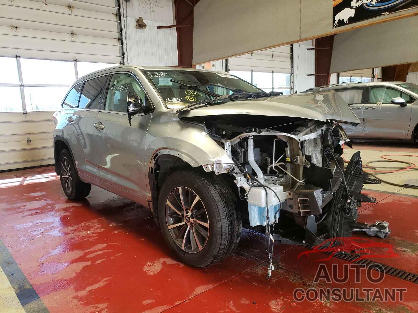 TOYOTA HIGHLANDER 2018 - 5TDJZRFH1JS885254