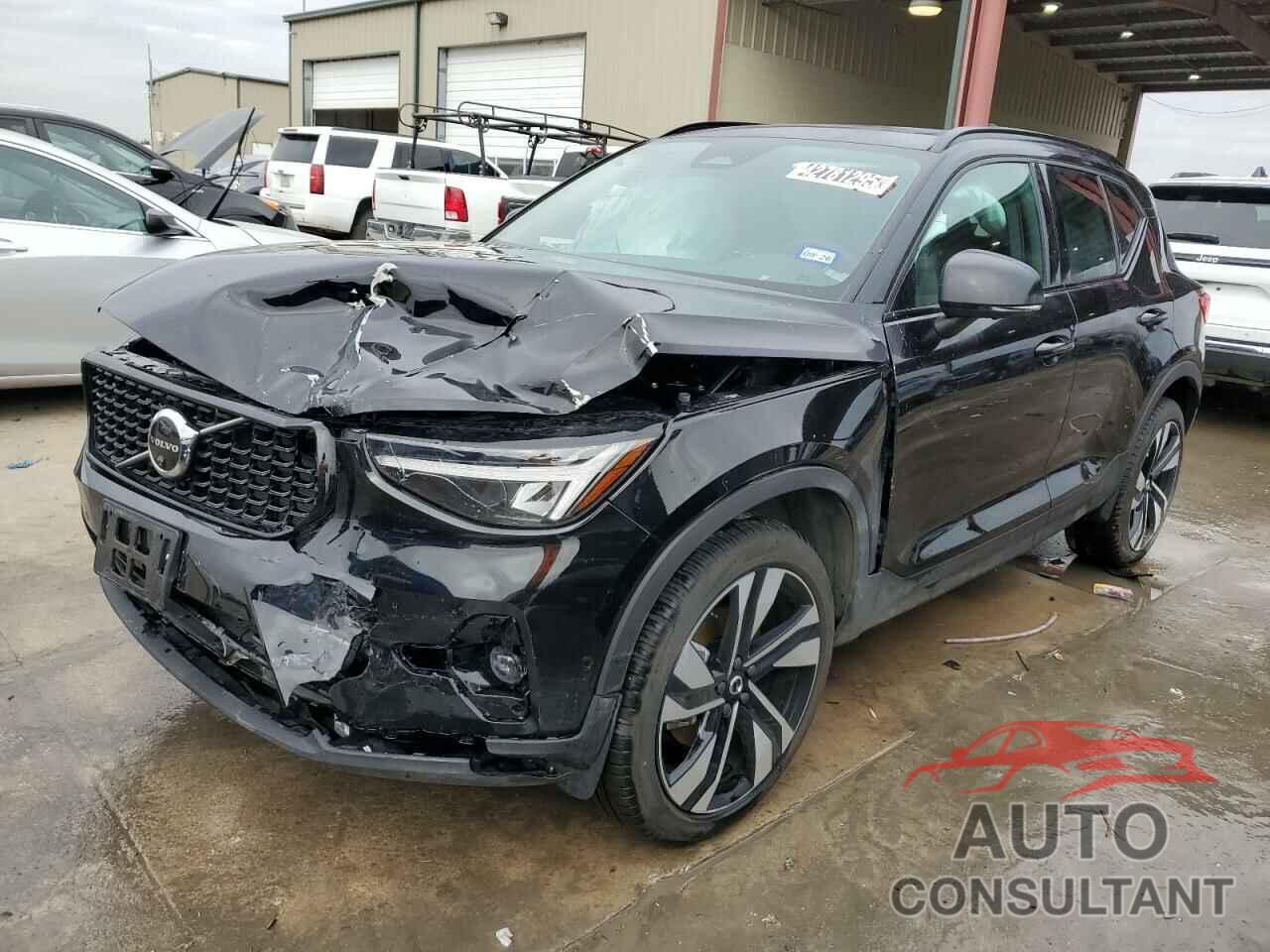 VOLVO XC40 PLUS 2025 - YV4L12UC3S2501494