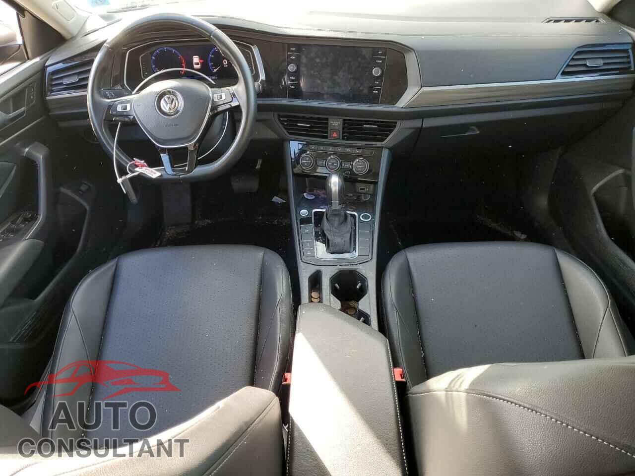 VOLKSWAGEN JETTA 2019 - 3VWEB7BU3KM202031