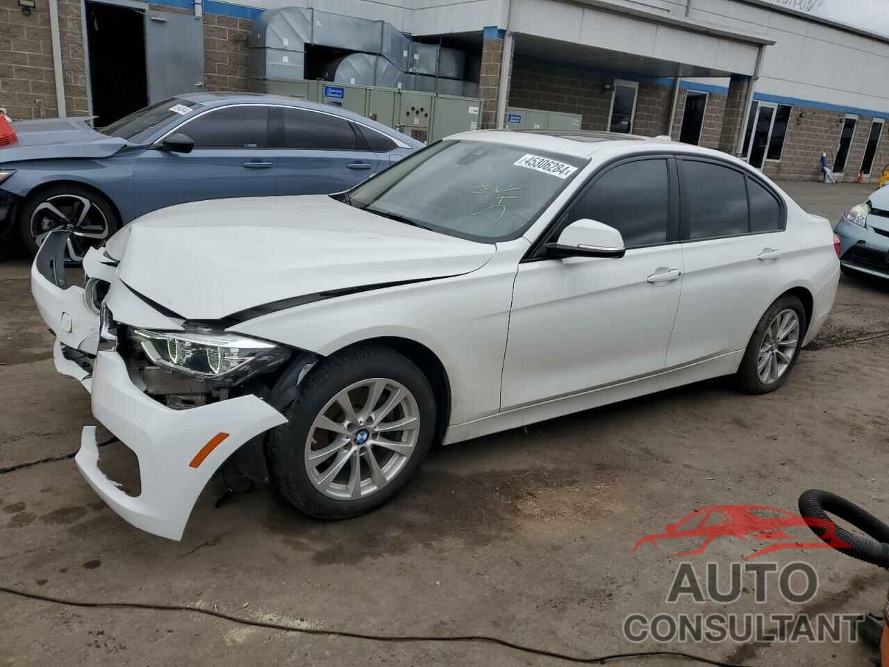 BMW 3 SERIES 2018 - WBA8E5G56JNU46142