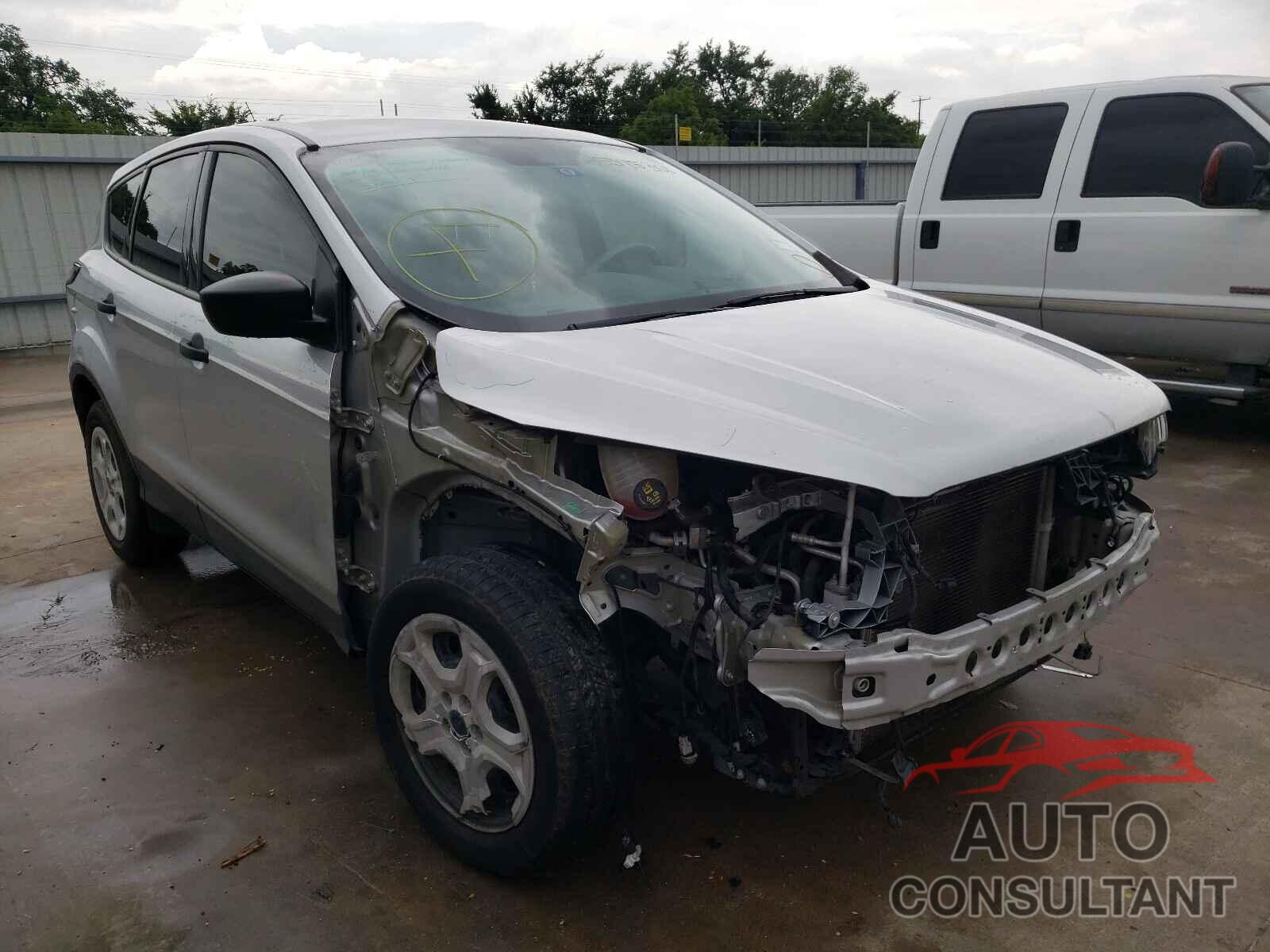 FORD ESCAPE 2017 - 1FMCU0F77HUD84252