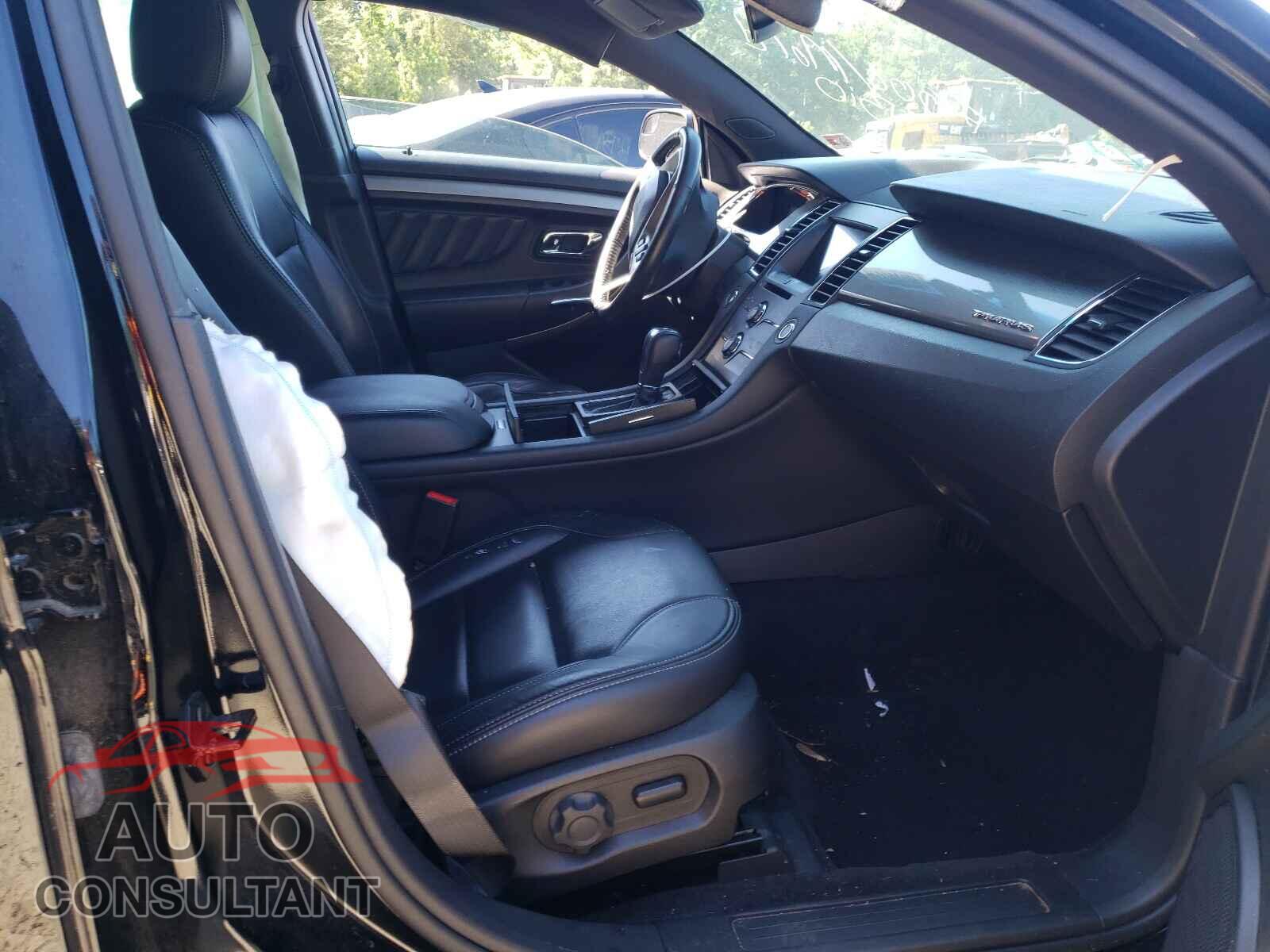 FORD TAURUS 2017 - 1FAHP2E86HG137025