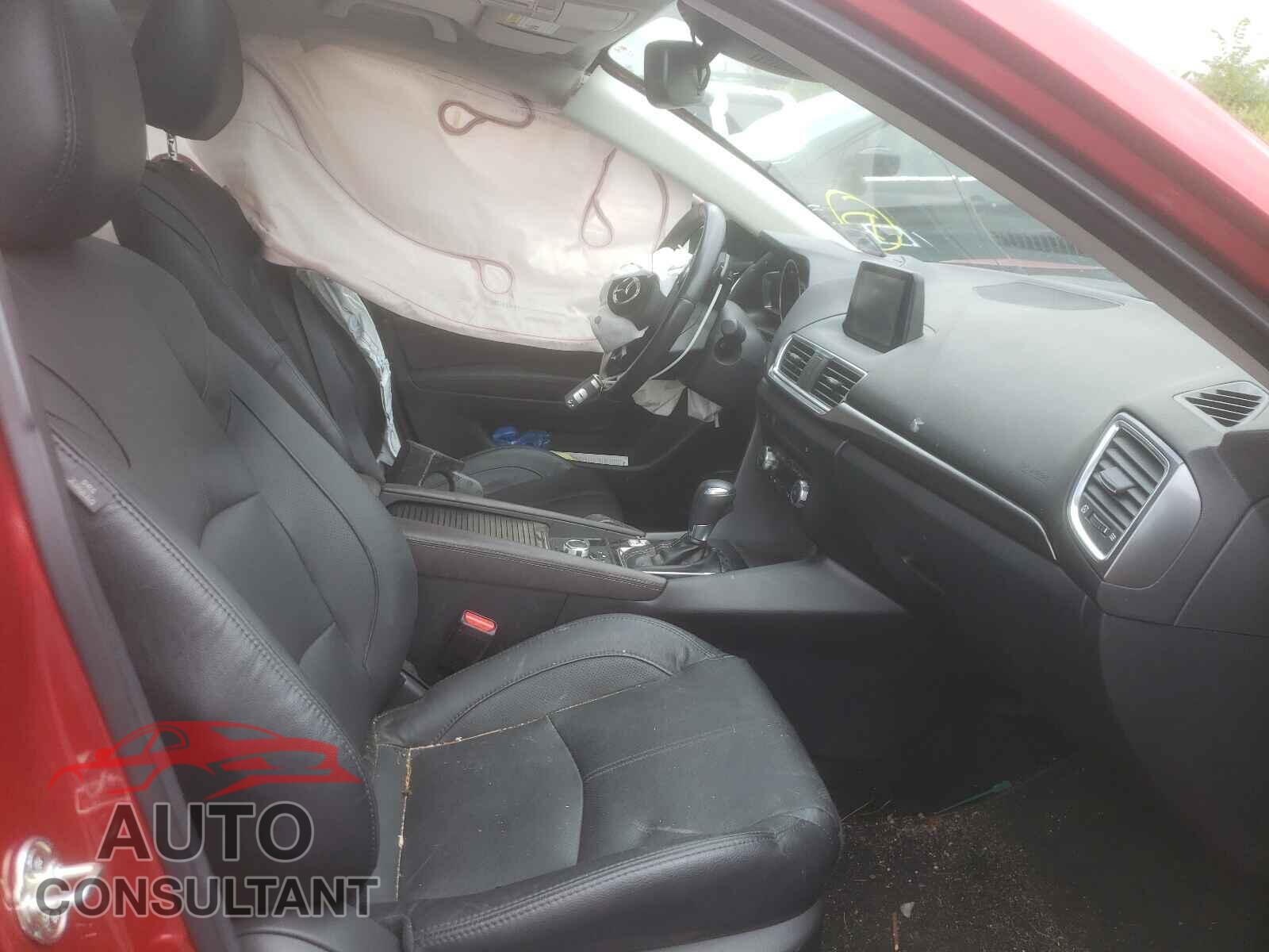 MAZDA 3 2018 - 3MZBN1M38JM229185