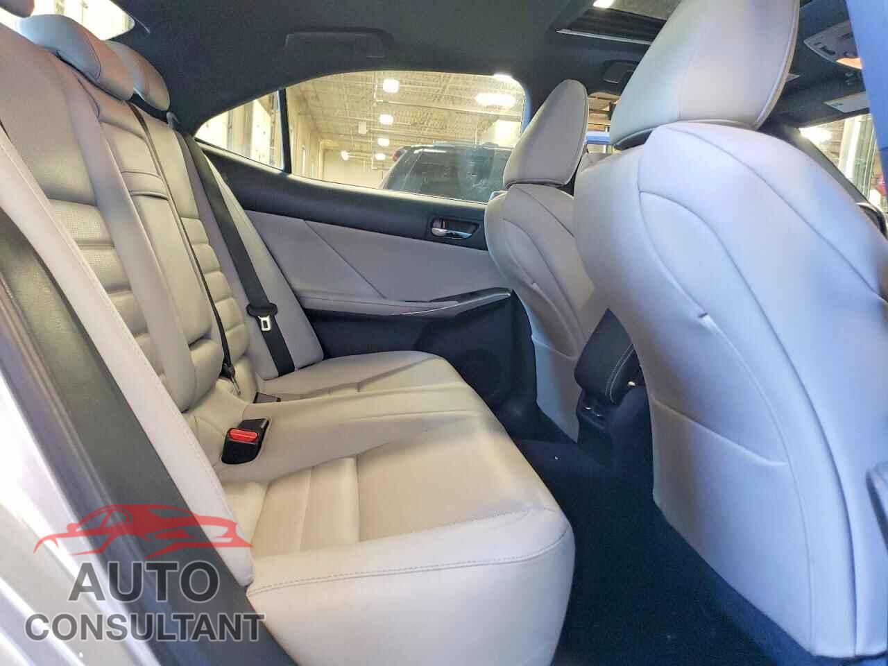 LEXUS IS 2015 - JTHCE1D20F5006410