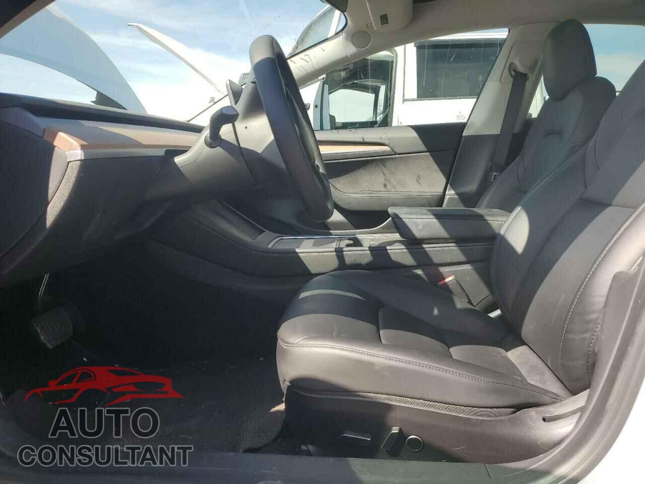 TESLA MODEL 3 2021 - 5YJ3E1EA5MF961562