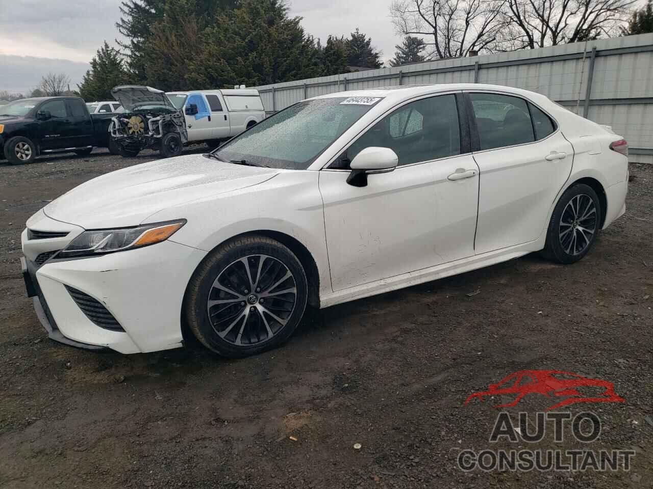 TOYOTA CAMRY 2018 - 4T1B11HK1JU093120