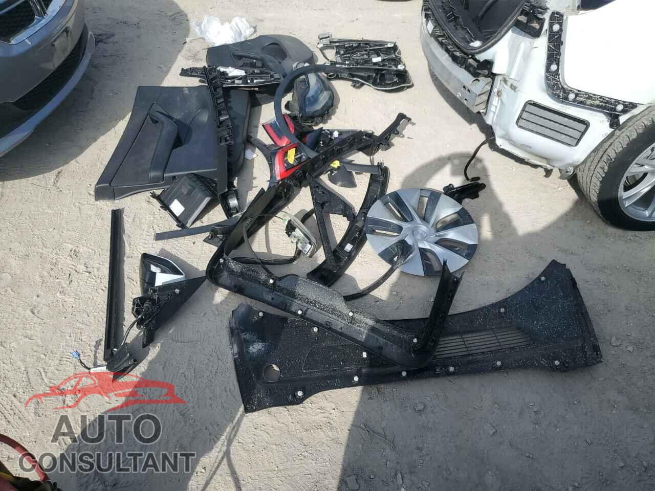 TESLA MODEL Y 2021 - 5YJYGDEE9MF085731
