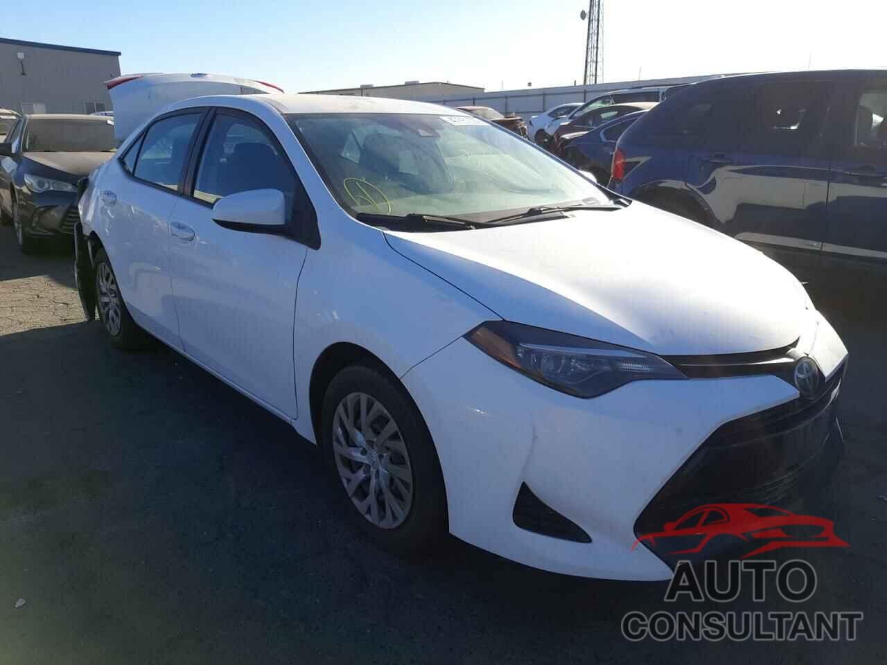 TOYOTA COROLLA 2018 - 5YFBURHE0JP842460